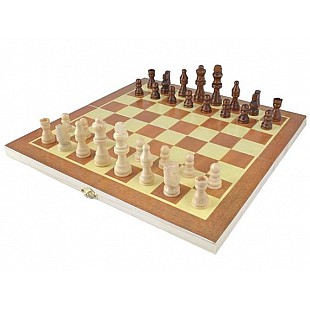 Šachmatų komplektas medinėje dėžutėje